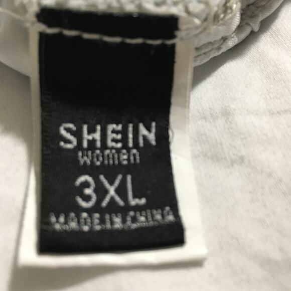 Shein  3 XL floral painted denim cutoff jean shorts plus - Picture 2 of 13